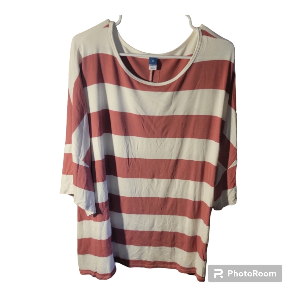 Women’s Old Navy Red/White T-Shirt 4x